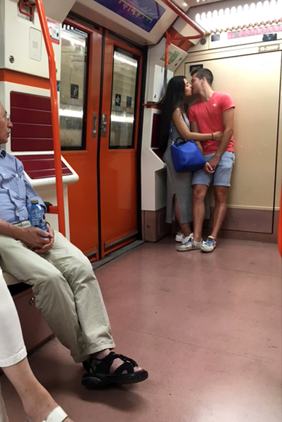 pareja metro